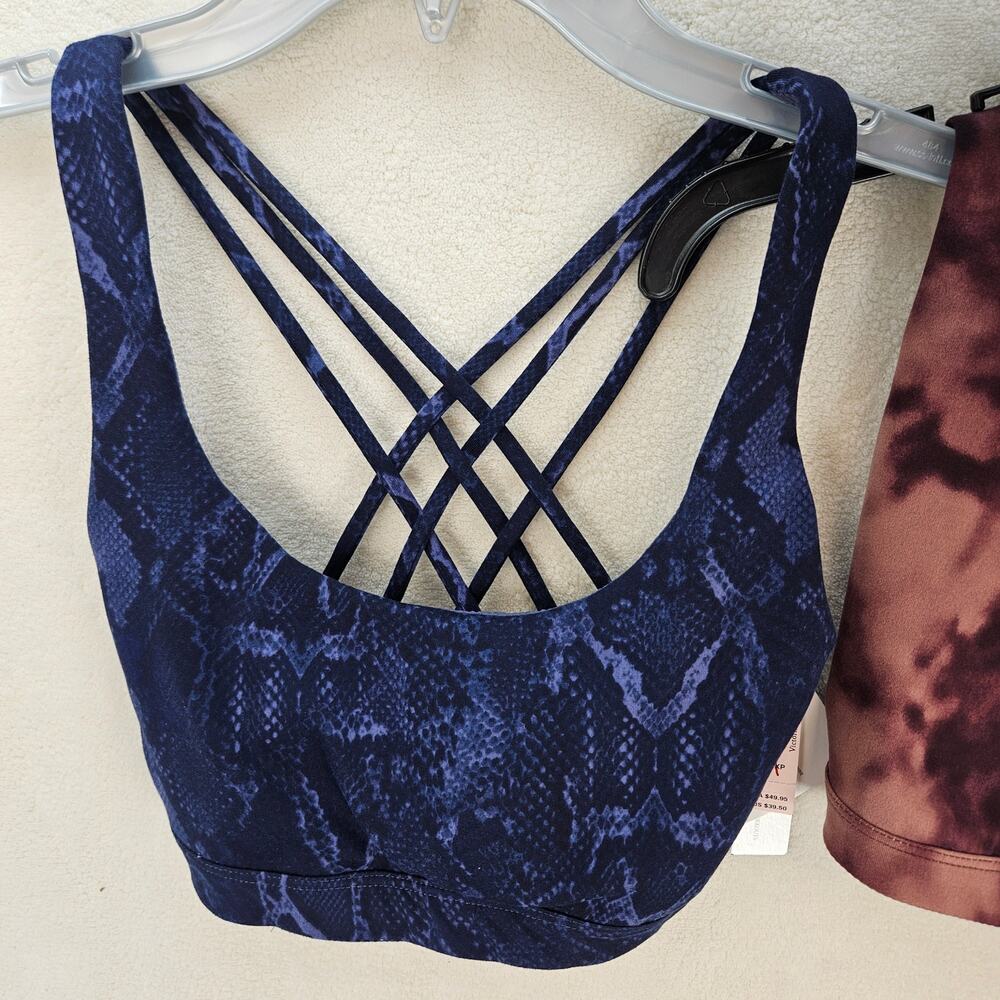 LOT OF 3 - VICTORIA'S SECRET WOMEN'S XS FLOW ON POINT BRA NWT - Picture 3 of 7
